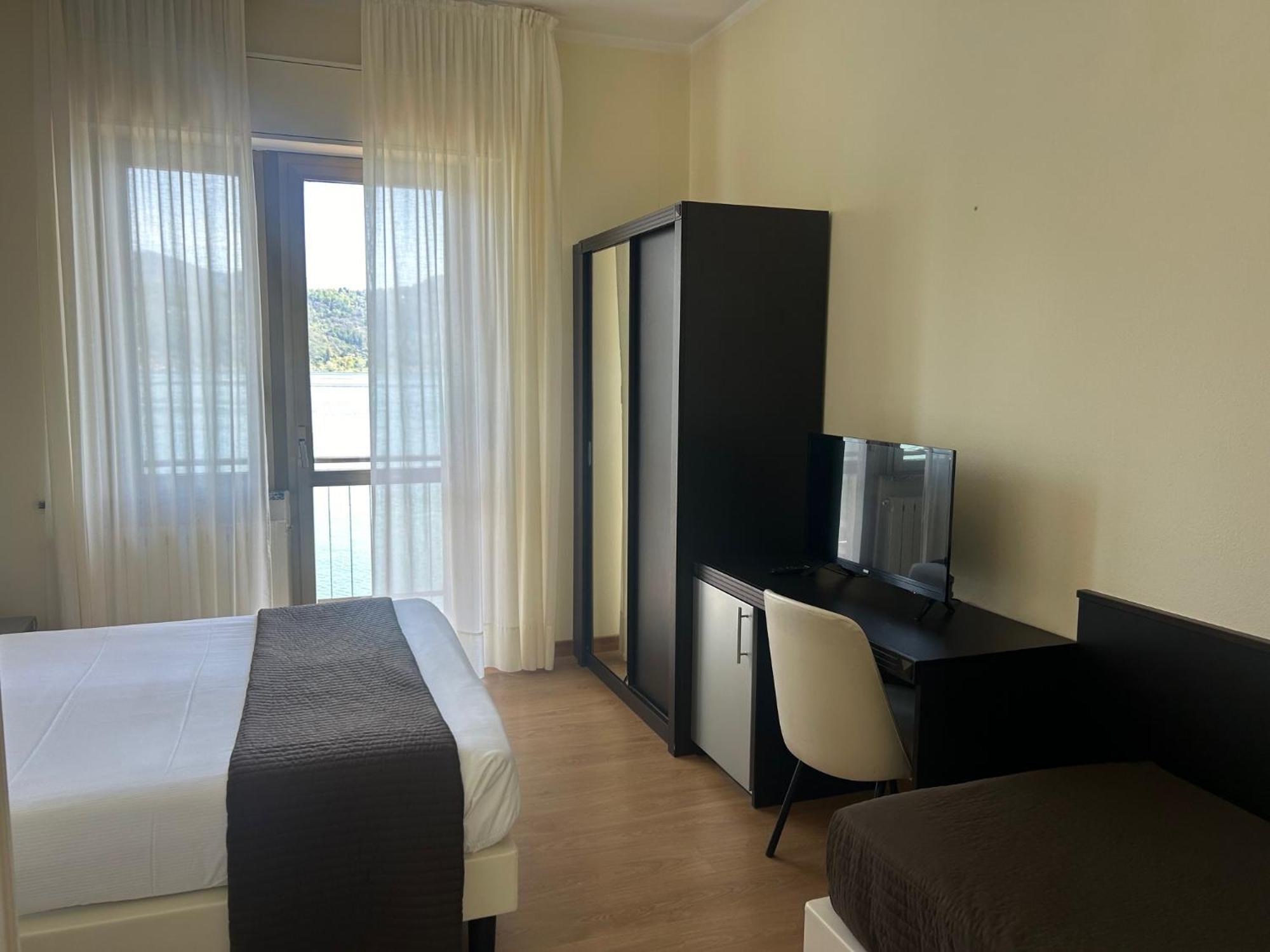 Hotel Carillon Baveno Esterno foto
