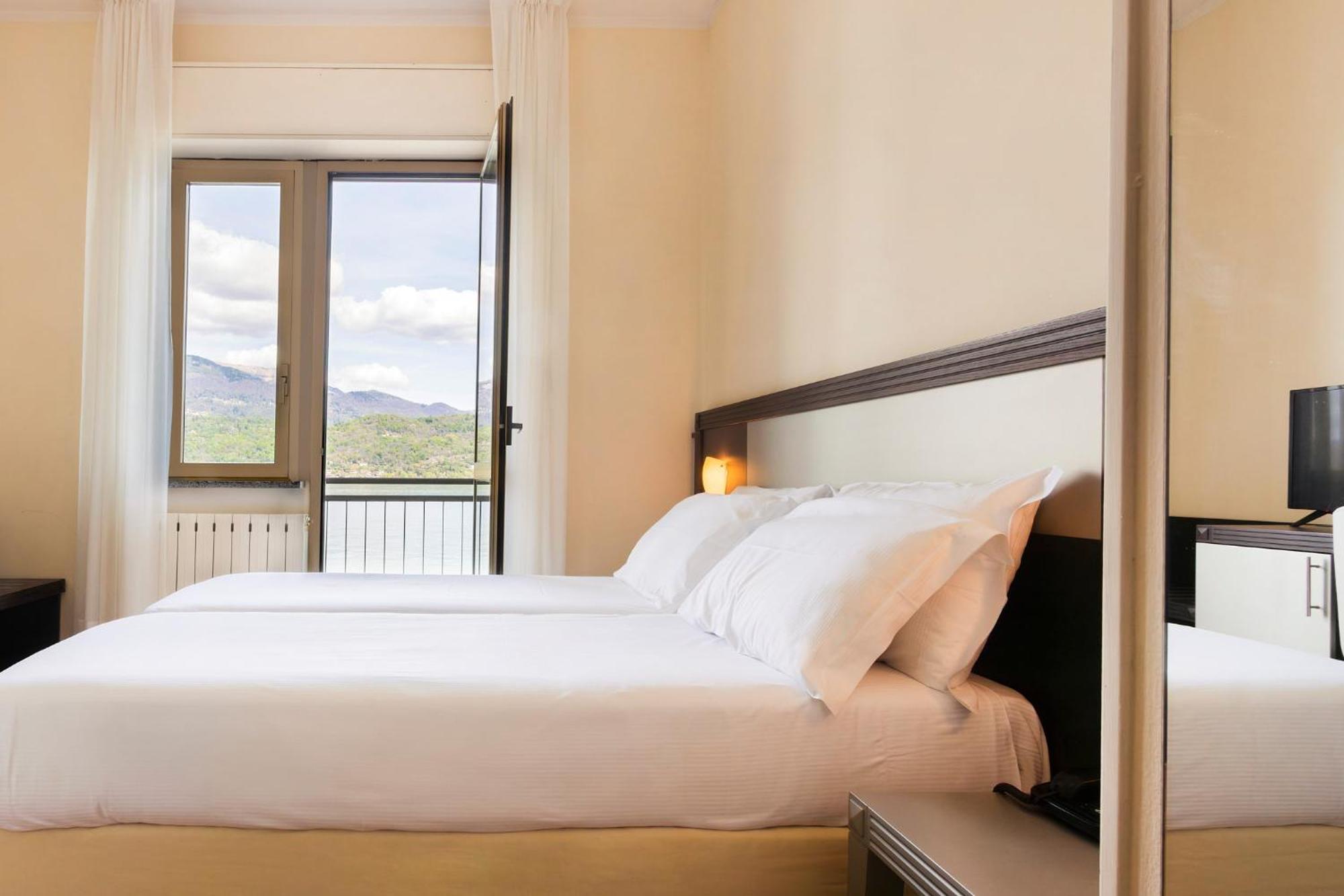 Hotel Carillon Baveno Esterno foto